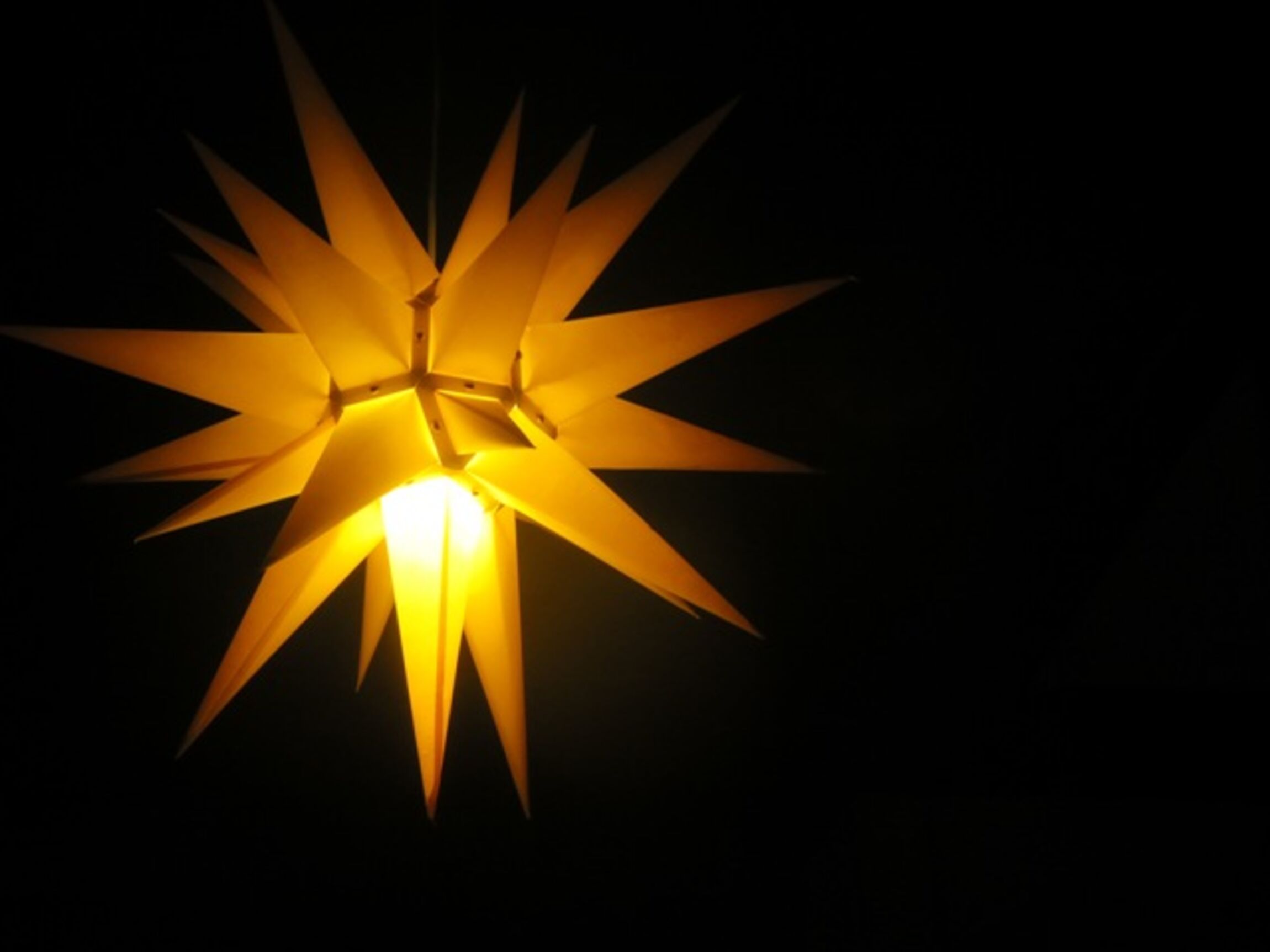 HerrnhuterSternWeihnachten2016NETZ