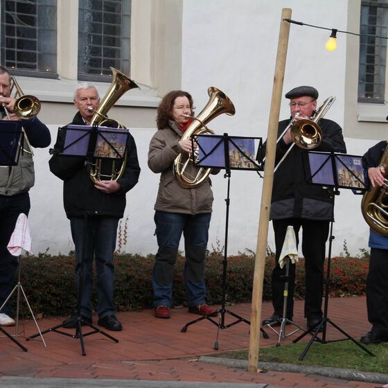 05 Posaunenchor Weihnachtsmarkt 2013