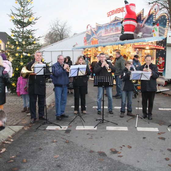 19 Posaunenchor Weihnachtsmarkt 2013