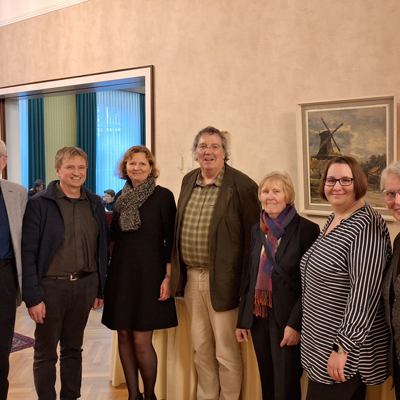 Die Delegation aus dem Kirchenkreis Stolzenau-Loccum gratuliert Sabine Schiermeyer zur Einführung
